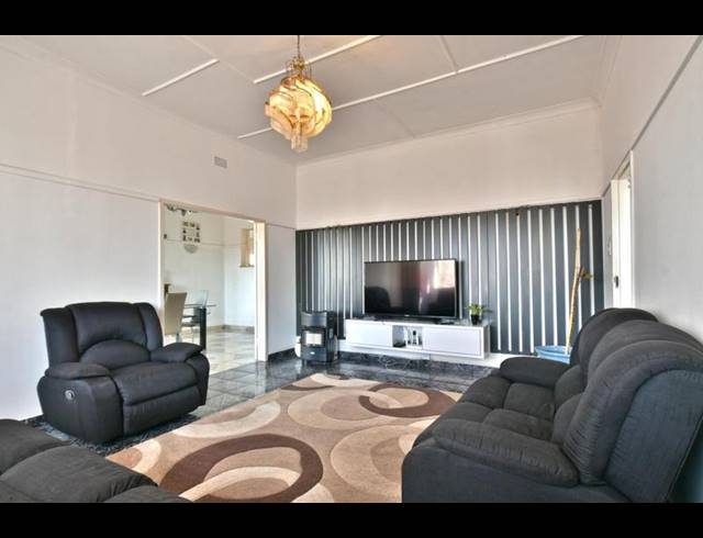 5 BEDROOM HOUSE FOR SALE IN THE HILL
